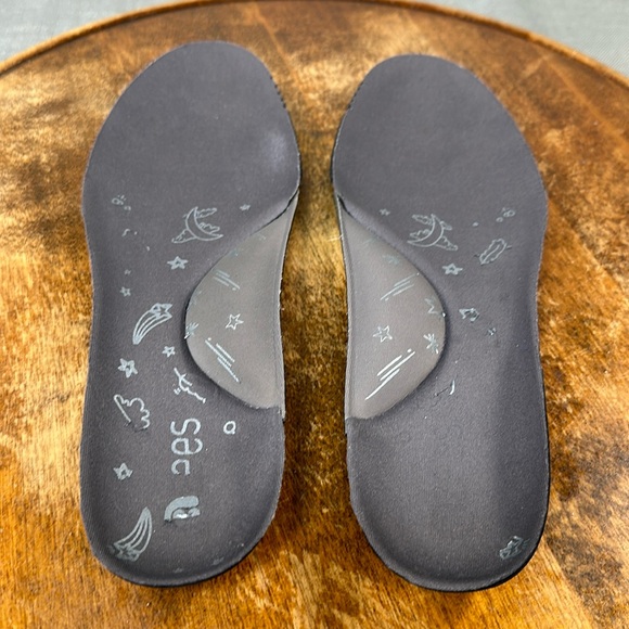 Bzees Shoes Wm 9M Golden Gray Faux Suede Slip On Faux Fur Lining Sneaker Bootie - Picture 14 of 14